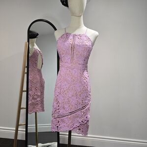 Chic Backless Dress with Lace Detail in Lavender